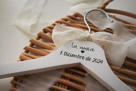 Percha Blanc Personalizadas para Bodas - Un Toque Único
