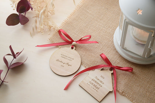 Adorno personalizado de madera – Especial “Primera Navidad” y “Nuevo Hogar”